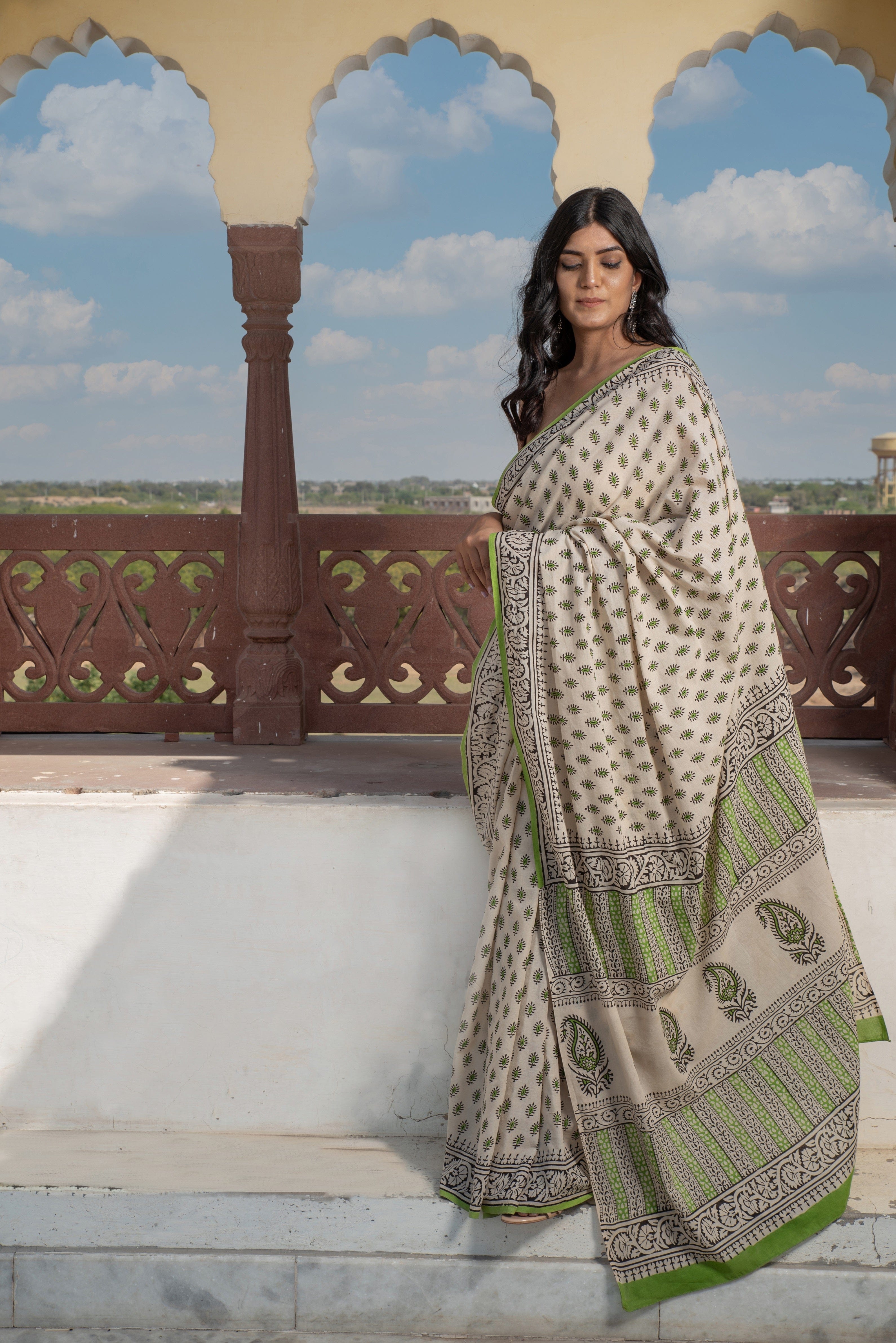 Premium quality off white mul cotton saree and matching blouse online shopping handblock green booti with small border 